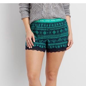 Flannel lace shorts W/lace hem in green